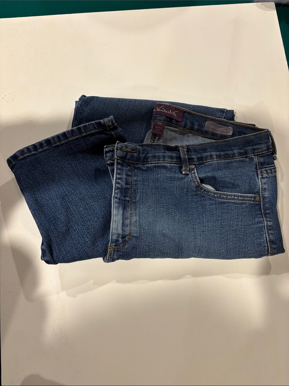 Gloria Vanderbilt women’s Dark Blue boot cut Jeans plenty of wear left  - Amanda